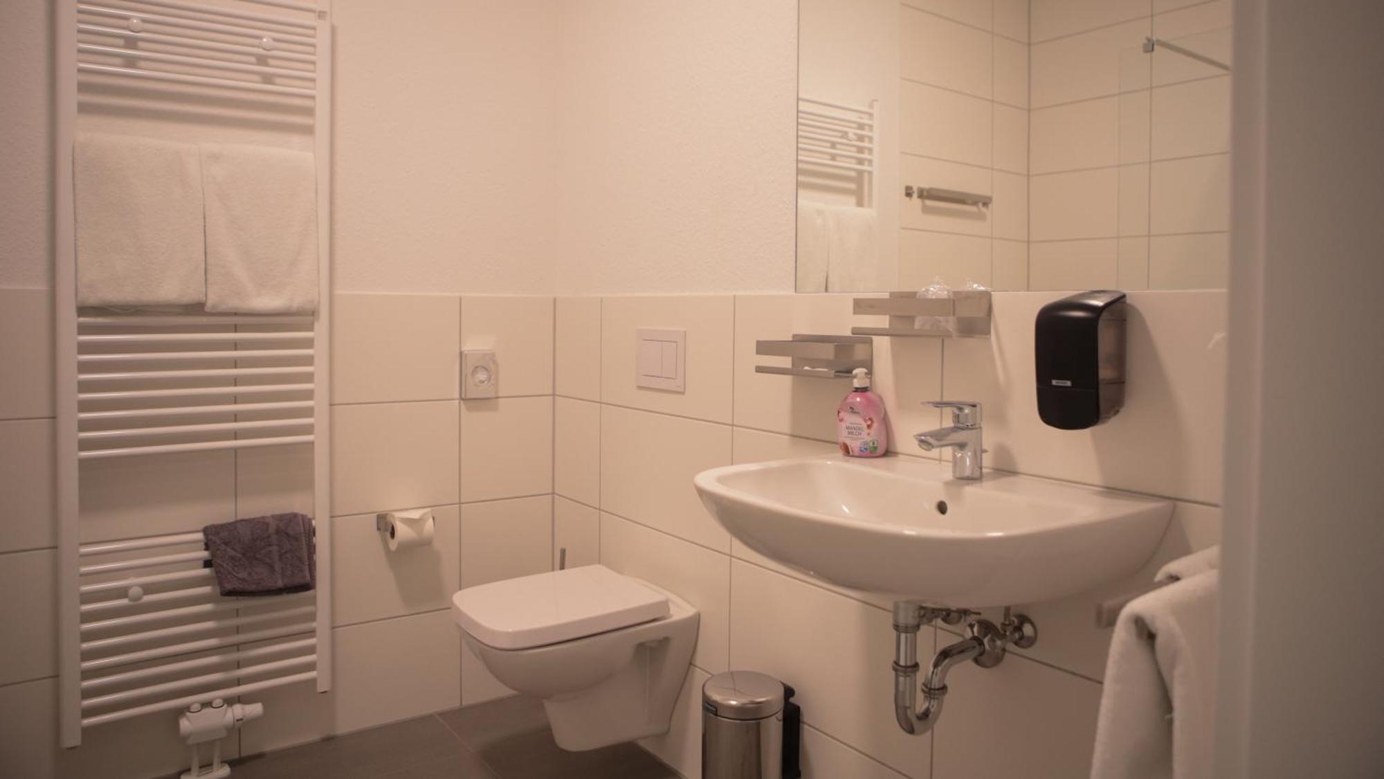 Garni Hotel Hof Zum アーハウス エクステリア 写真