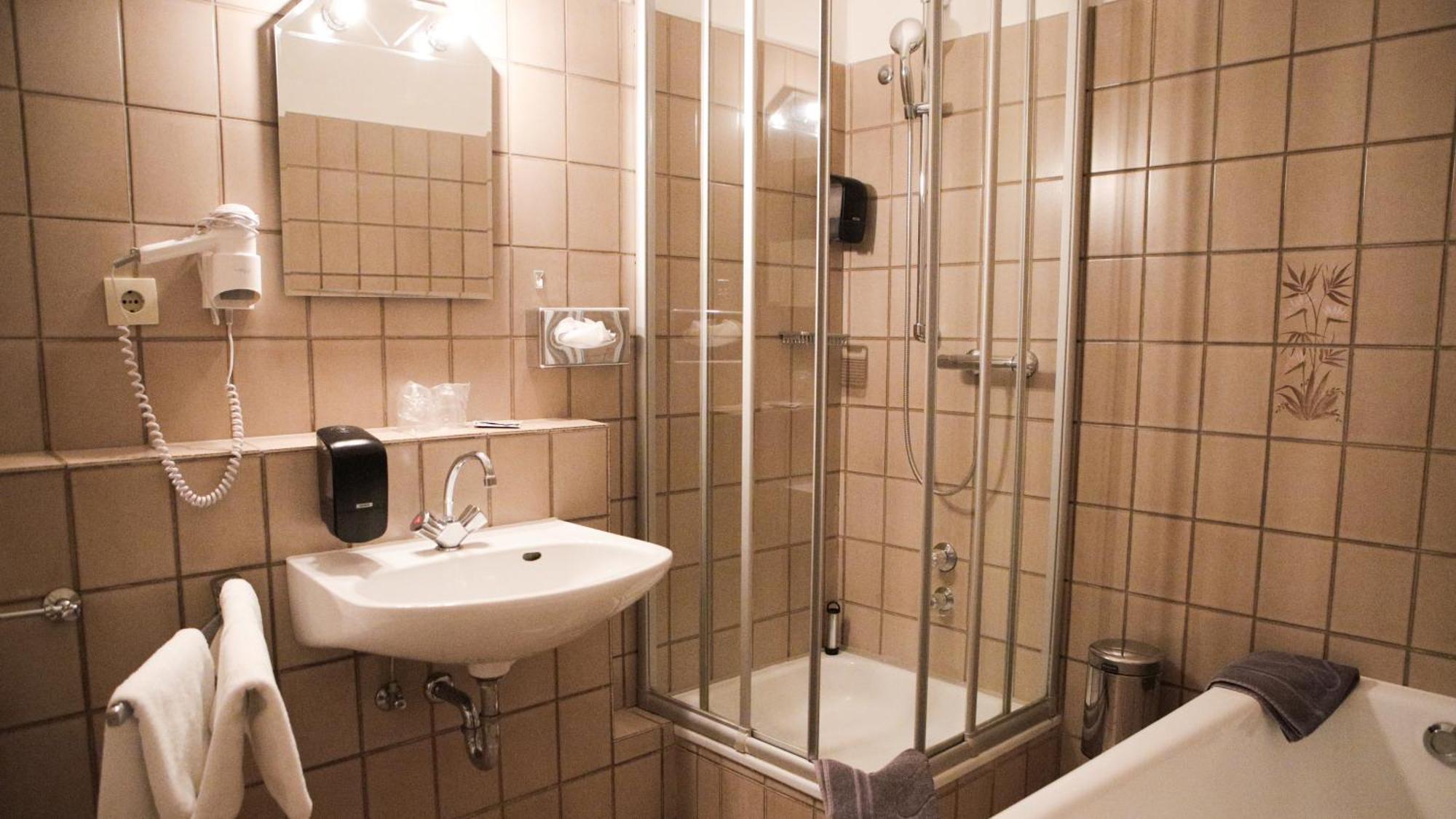 Garni Hotel Hof Zum アーハウス エクステリア 写真